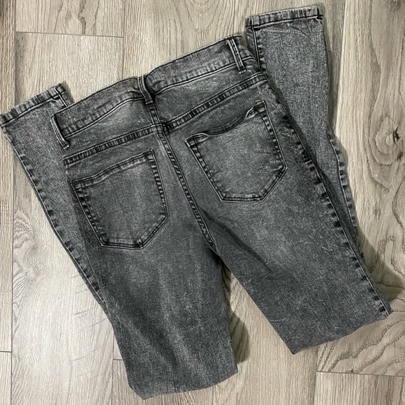 Sneak Peek Stretchy Distressed Jeans Size 5 - Picture 4 of 5